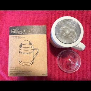 Pampered Chef Sugar/flour Shaker